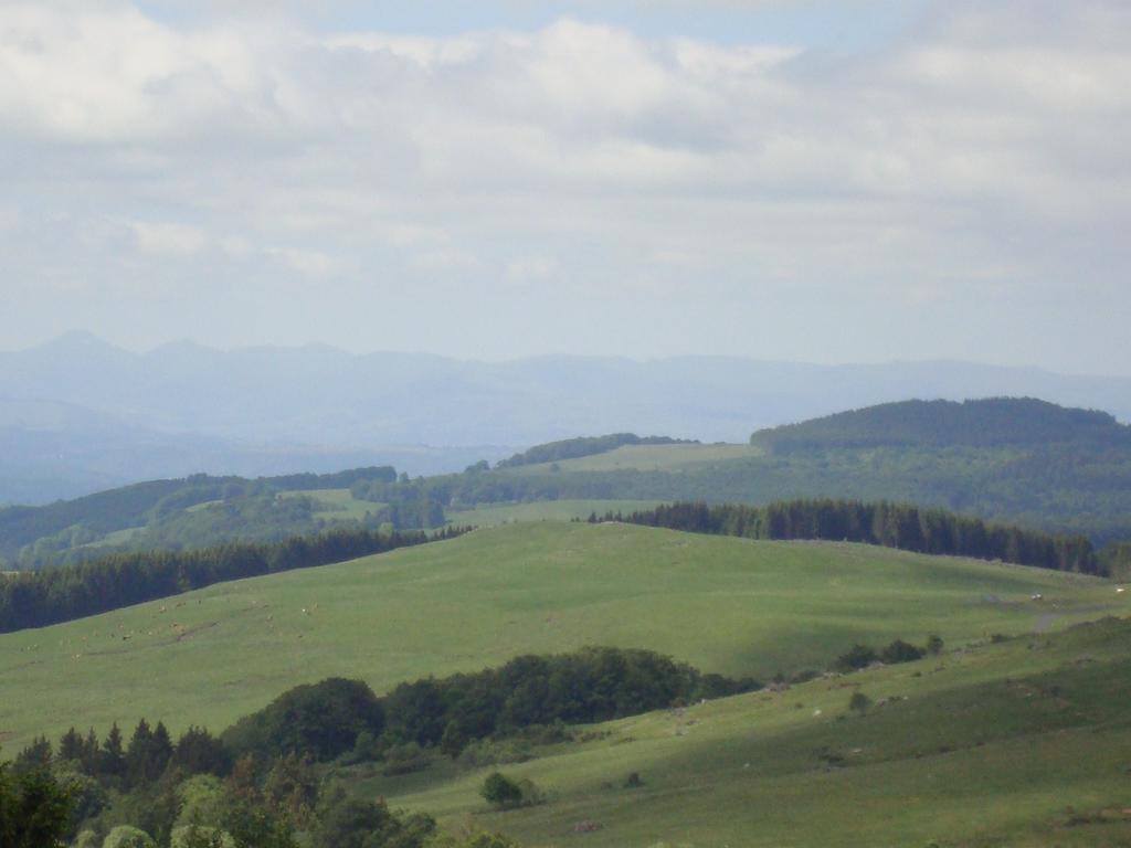 Le Champbourguet Lägenhet Super Besse Exteriör bild